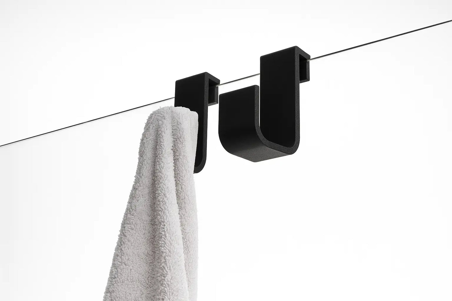 Kunststof Douchehaken – Set van 2 – Voor Handdoeken & Glazen Douchewanden 6‑8 mm – Zwart HuubSolutions