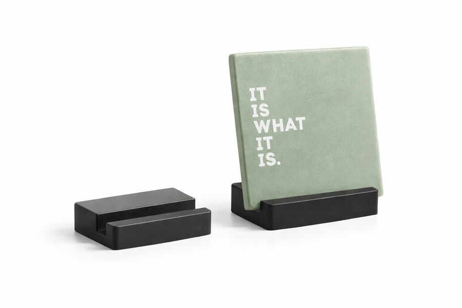 Zwarte Kunststof Tegelhouder – Presentatiestandaard voor Tegeltjes en StoryTiles HuubSolutions